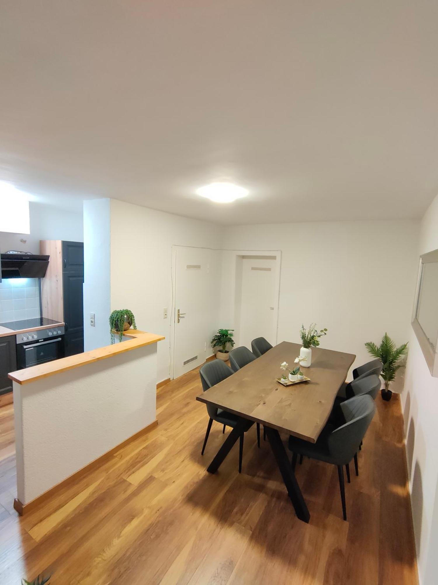 Large Central Apartment - Modern & Fully Equipped - Near Fair ケルン エクステリア 写真