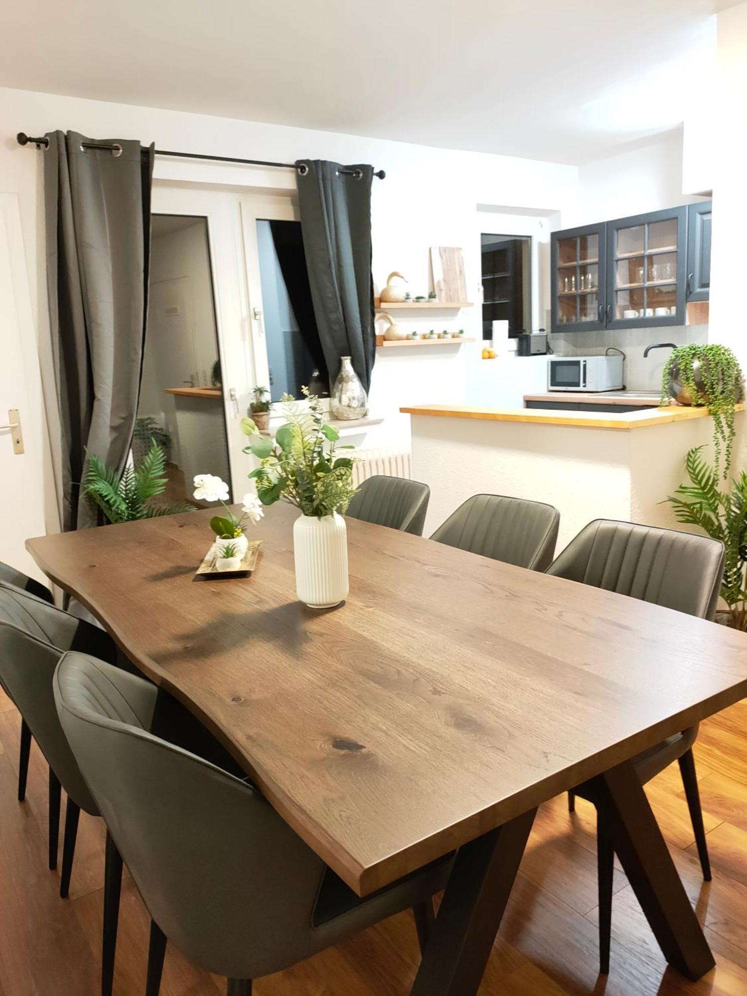 Large Central Apartment - Modern & Fully Equipped - Near Fair ケルン エクステリア 写真